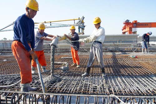 傳統(tǒng)布料機 傳統(tǒng)布料機